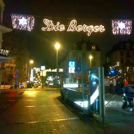 Citycentre For 1 Female Persons - Alternative 1 Child Homestay Frankfurt am Main